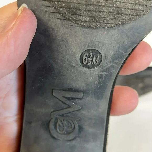 C & M Black Open Toe Ankle Strap Sandals - Picture 8 of 8